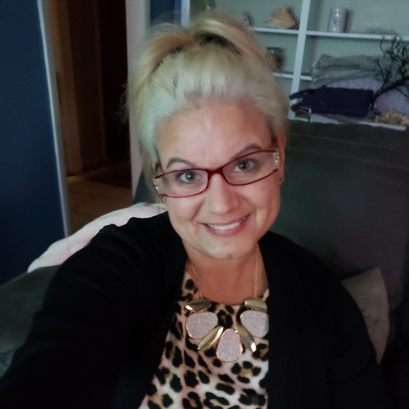 Meet your Posher, Tammy - Picture 2 of 3